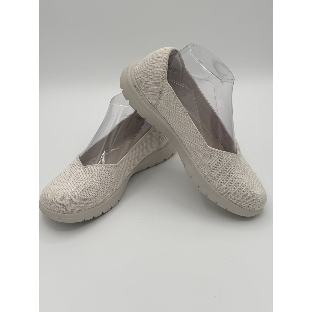 Skechers Ultra Go Sneakers Womens 7 White Knit Round Toe Arch Comfort Shoe